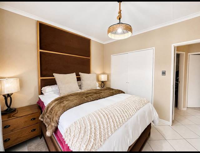 2 BEDROOM TOWNHOUSE FOR SALE IN LAMBTON GARDENS